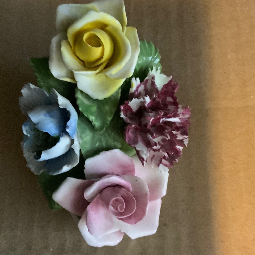 Floral Ceramic Bone China Shell display